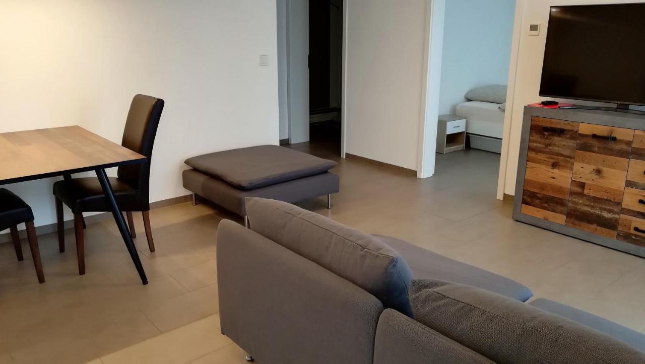 Mit Terrasse In Apartment