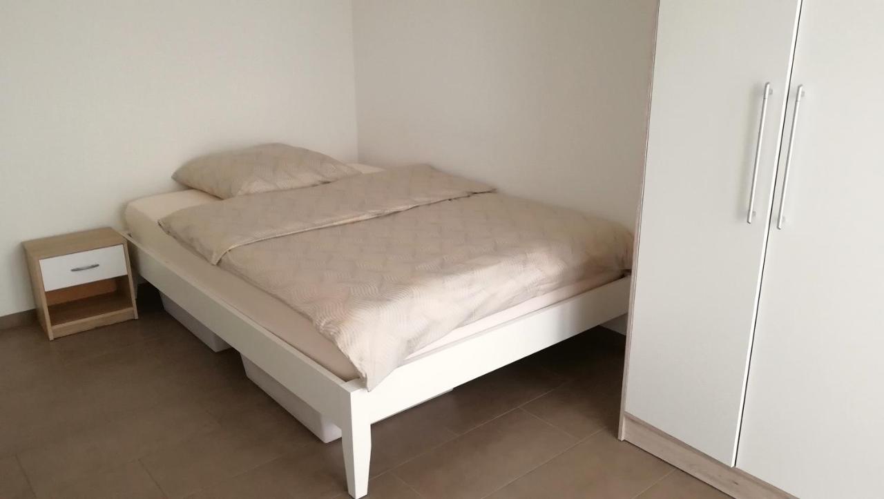 Apartment Mit Terrasse In